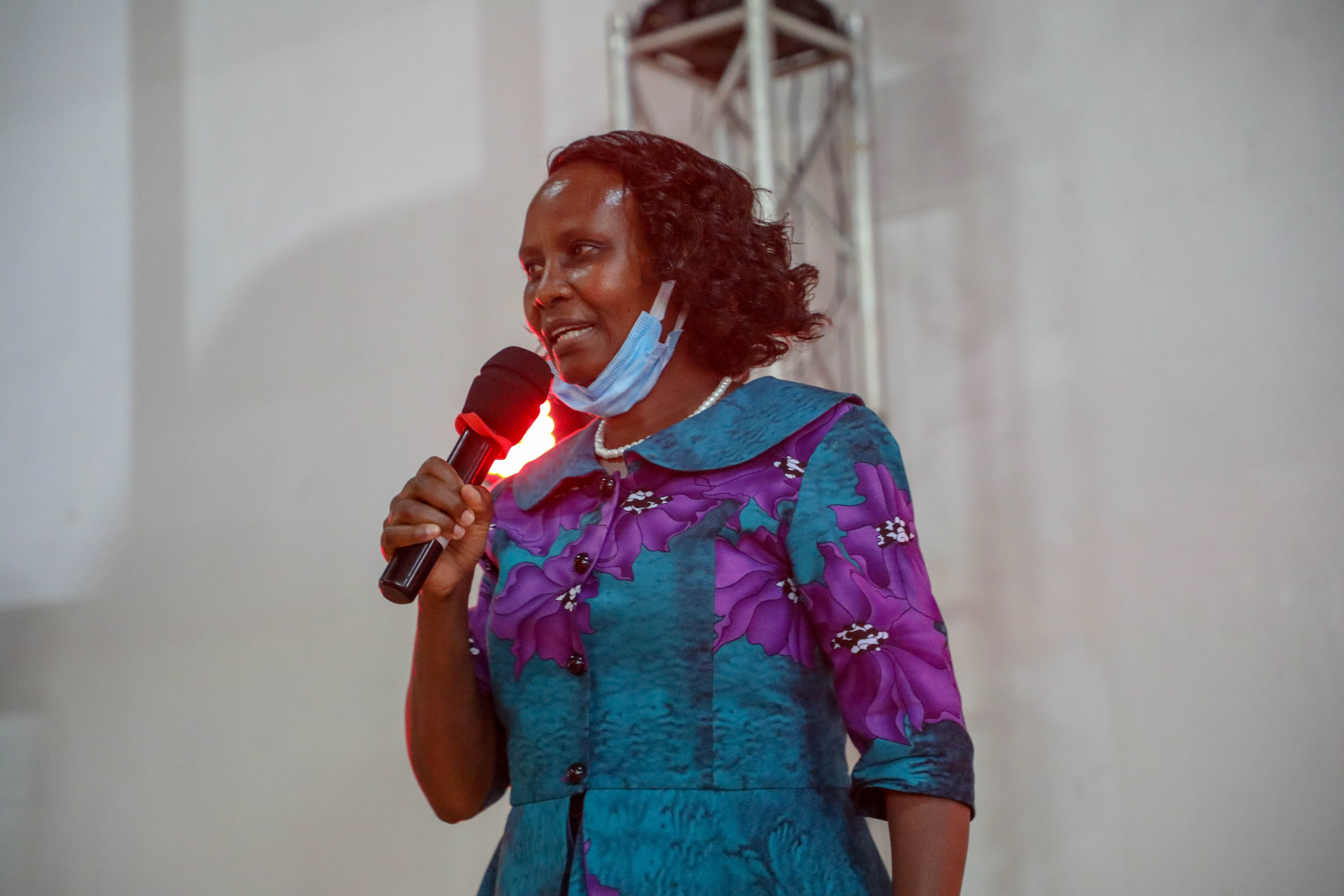 Dr. Wanzala, Dean of students JKUAT makes her remarks at the JKUAT talent show. 