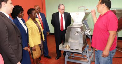 One of the experts from Mexico (right) explains how the machine works. Looking on (from left) is Embassy of Mexico in Kenya Rep., Eduardo Sanchez, DVC RPE, Prof. Mary Abukutsa, Prof. Imbuga, Dr. Mugo and Amb. Martinez